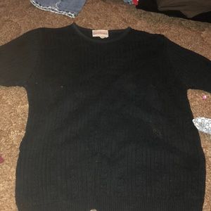 Black shirt sleeves sweater top